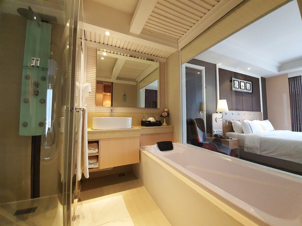 The Bazaar Hotel Bangkok 26/77