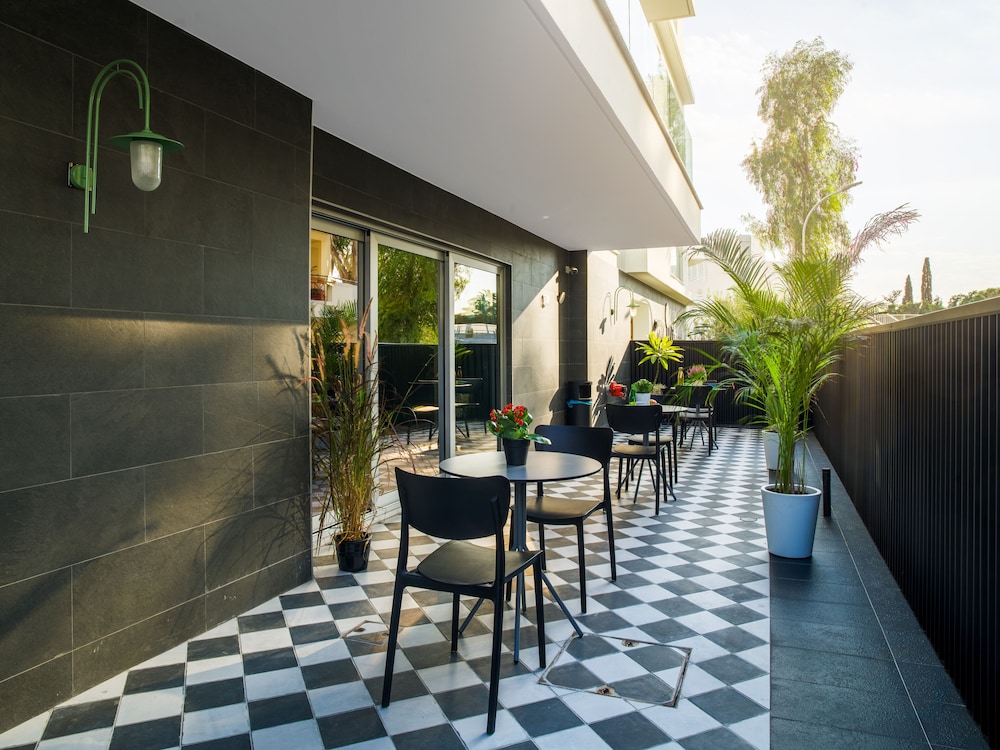 Liv Urban Larnaca 14/50
