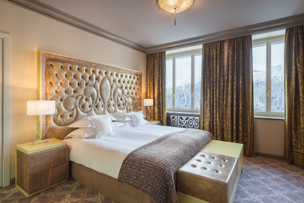 Carlton, Suite, King Bed, Queen Murphy Bed, Lake View