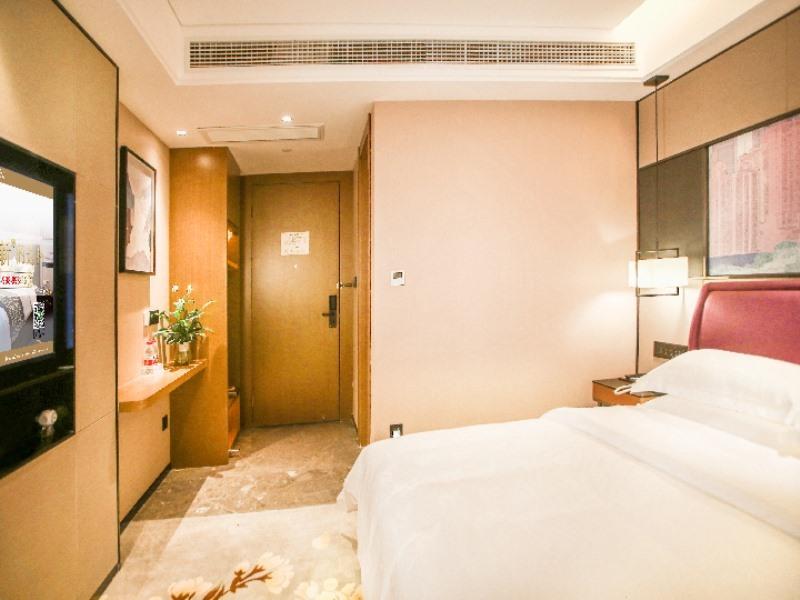 GreenTree Eastern Chongqing Jiefangbei Children's Hospital Hotel 25/65