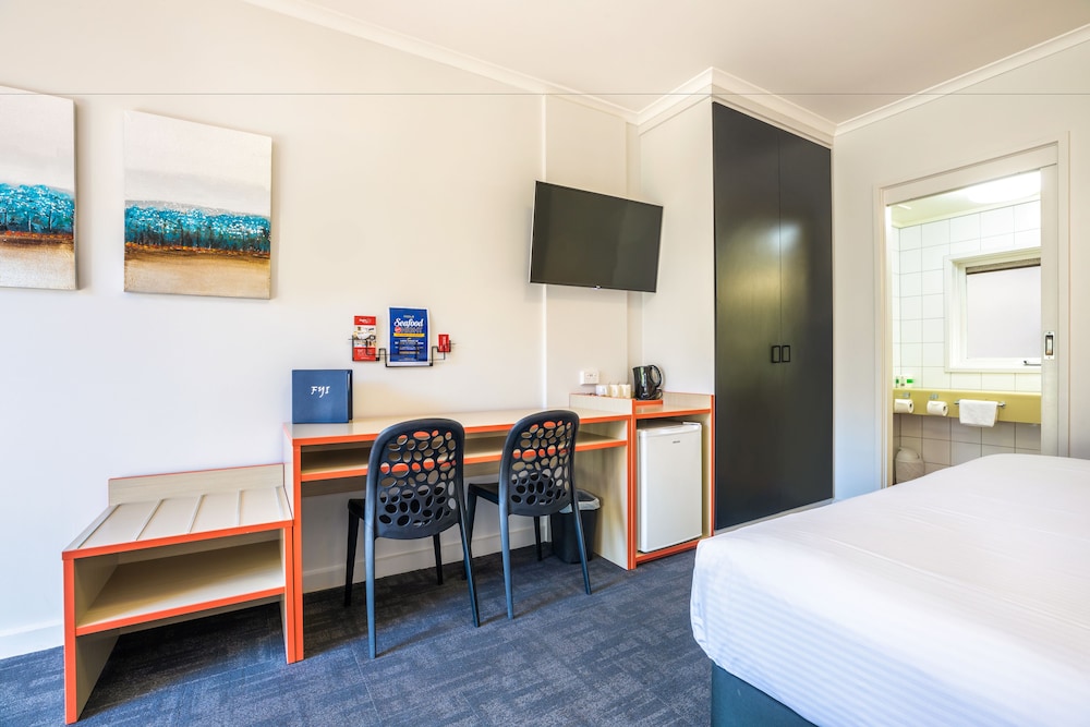 Nightcap at Ferntree Gully Hotel Motel 21/65