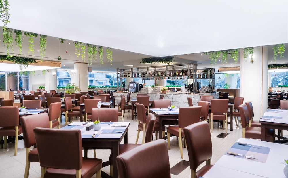 restaurant cafeteria
