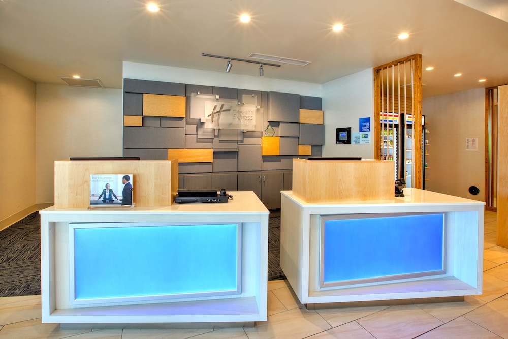 Holiday Inn Express Suites New Castle 14/62