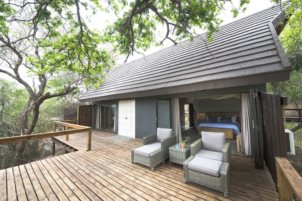 Elephant Plains Game Lodge 14/31