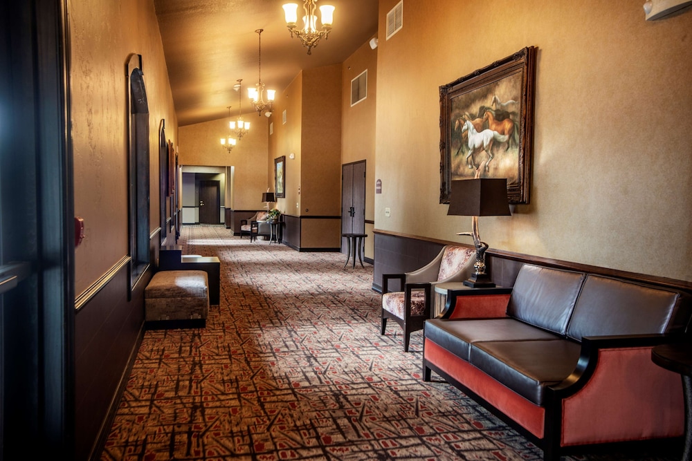 Best Western Plus Cimarron Hotel & Suites 28/41