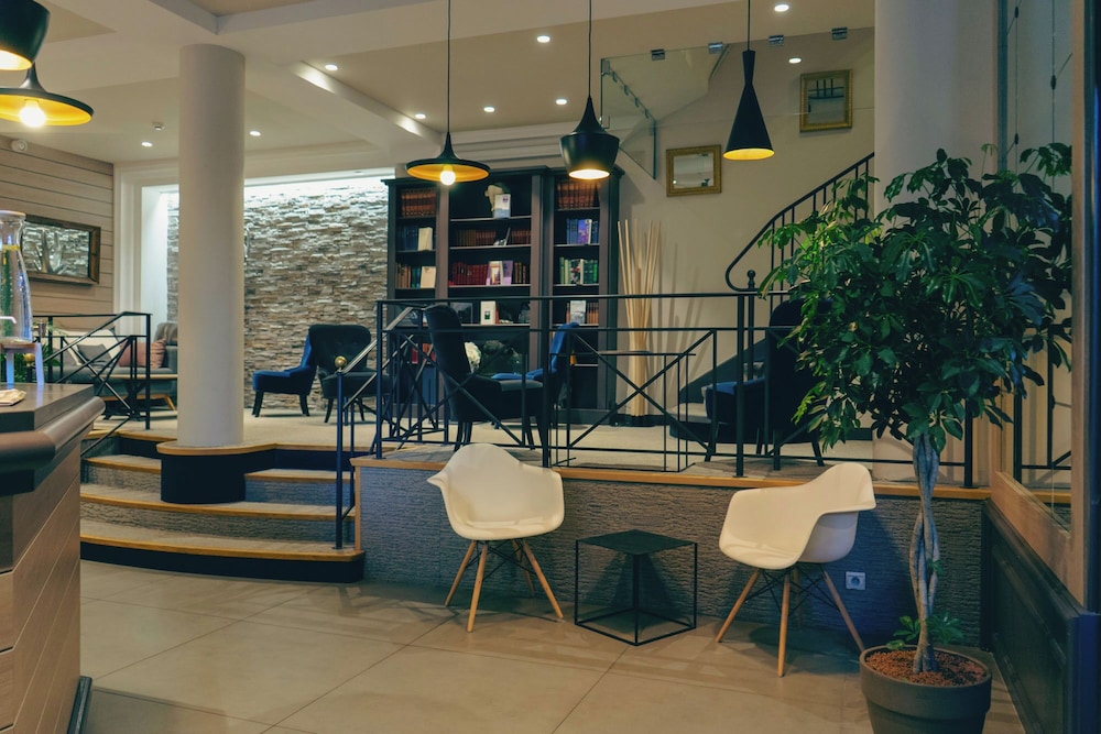 Hotel the Originals Des Princes Chambery 66/77