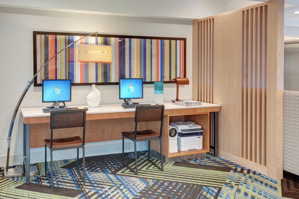 Holiday Inn Express & Suites West Long Branch - Eatontown 62/74