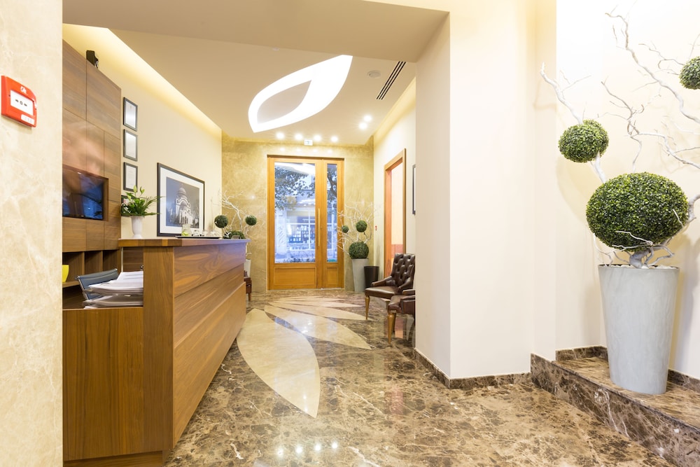 Hotel City Savoy 6/50