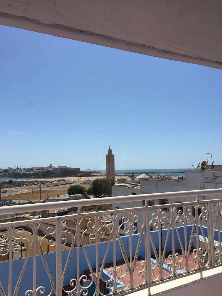 RIAD A LA BELLE ETOILE 79/83