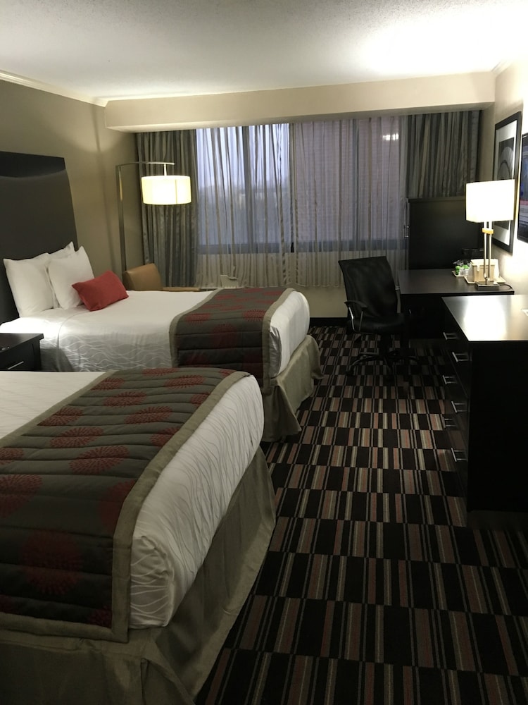 Ramada Plaza Charlotte Airport Hotel and Conference Center 6/30