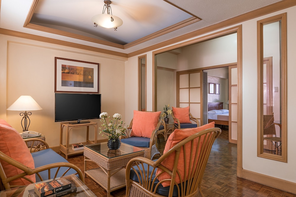 Tropicana Suites 64/74