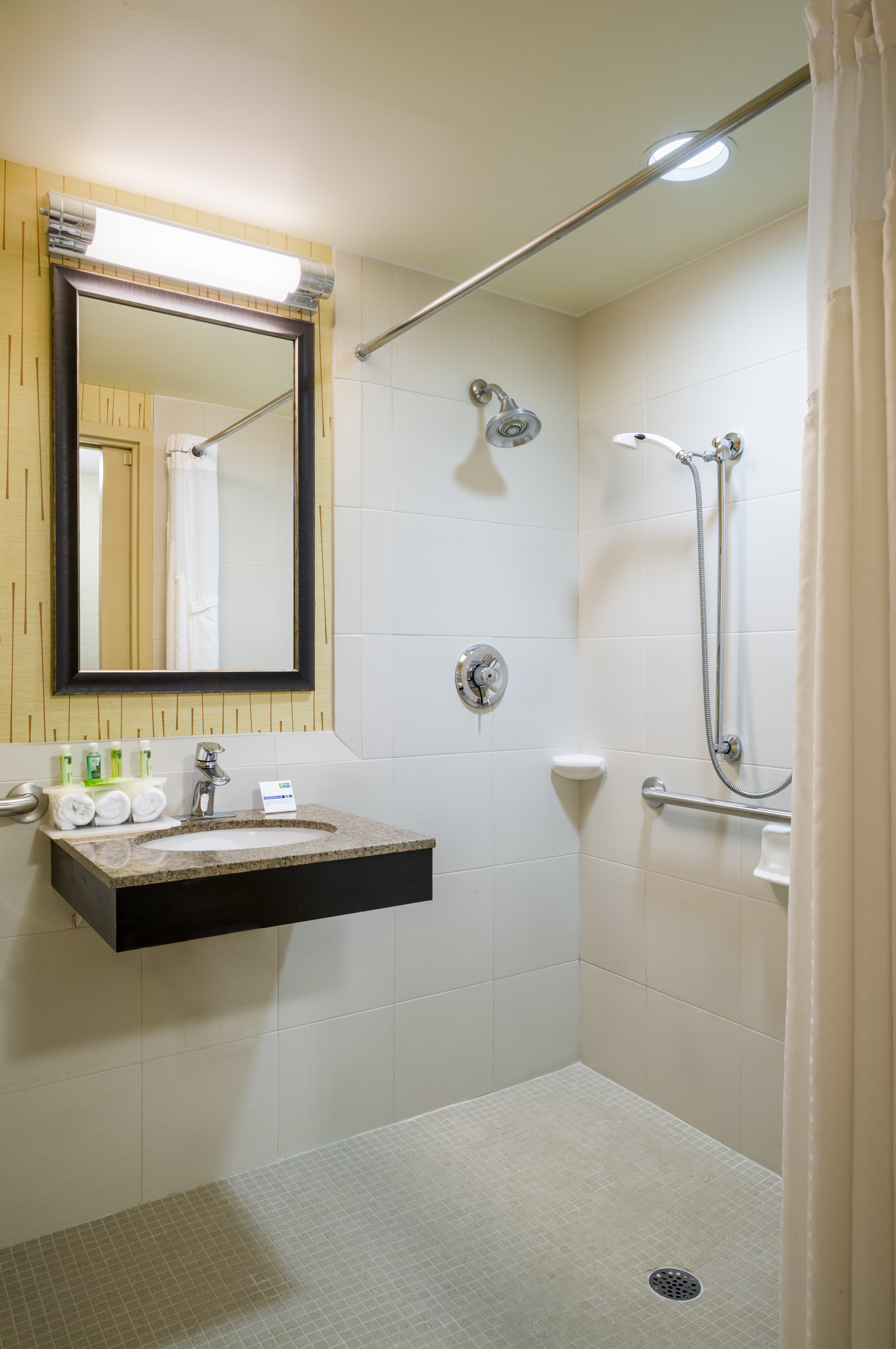 Holiday Inn Express Frazer Malvern 53/54