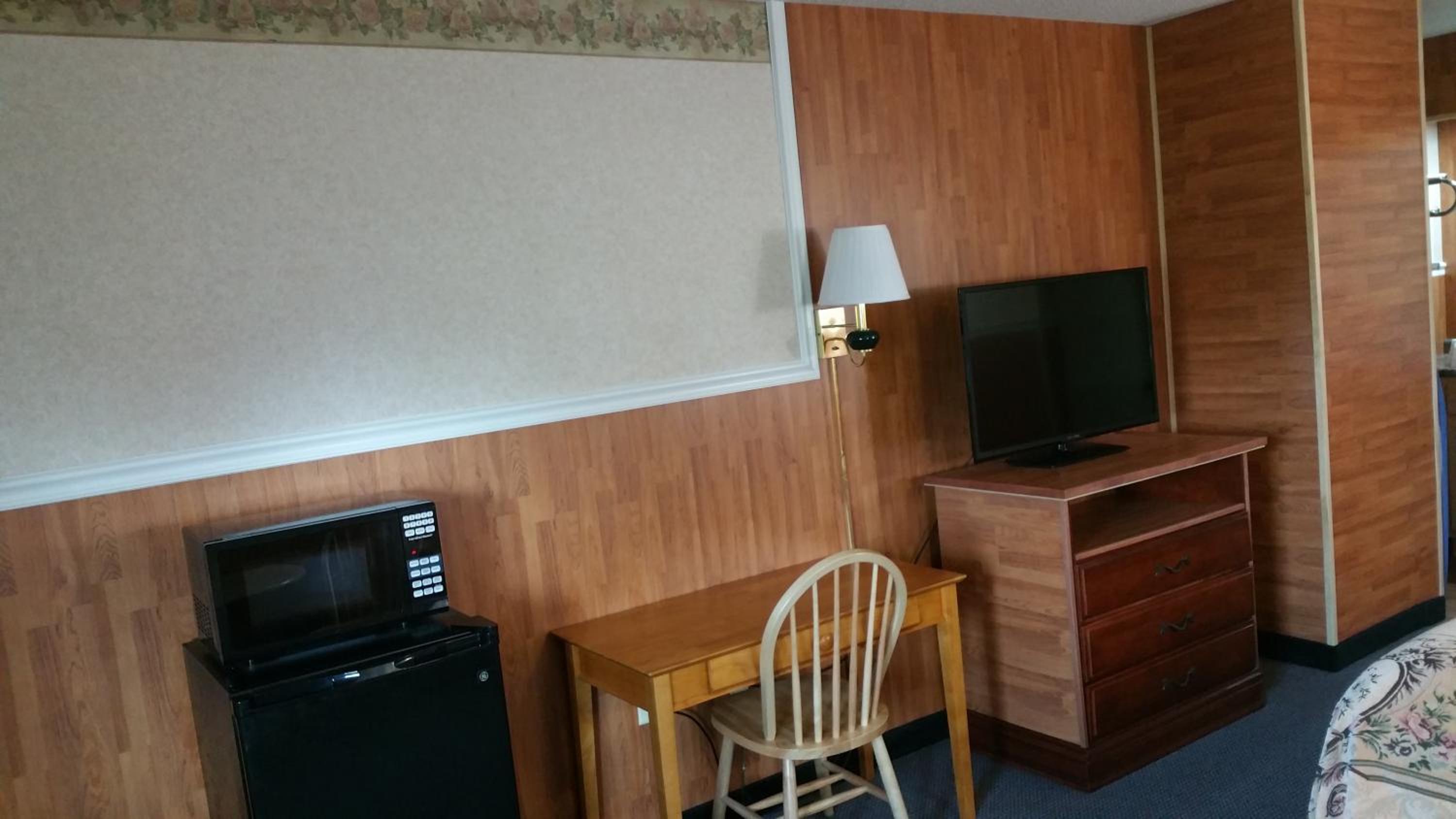 Hallmarc Inn & Suites of West Memphis 42/55