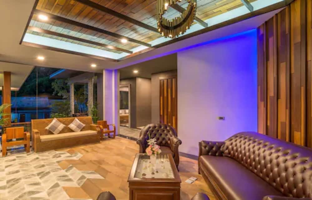 The Scene Cliff View Villas 57/77