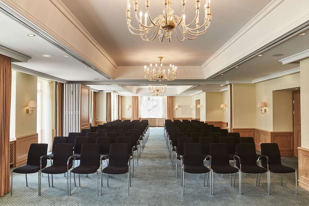 Steigenberger Grandhotel Belvedere 68/75