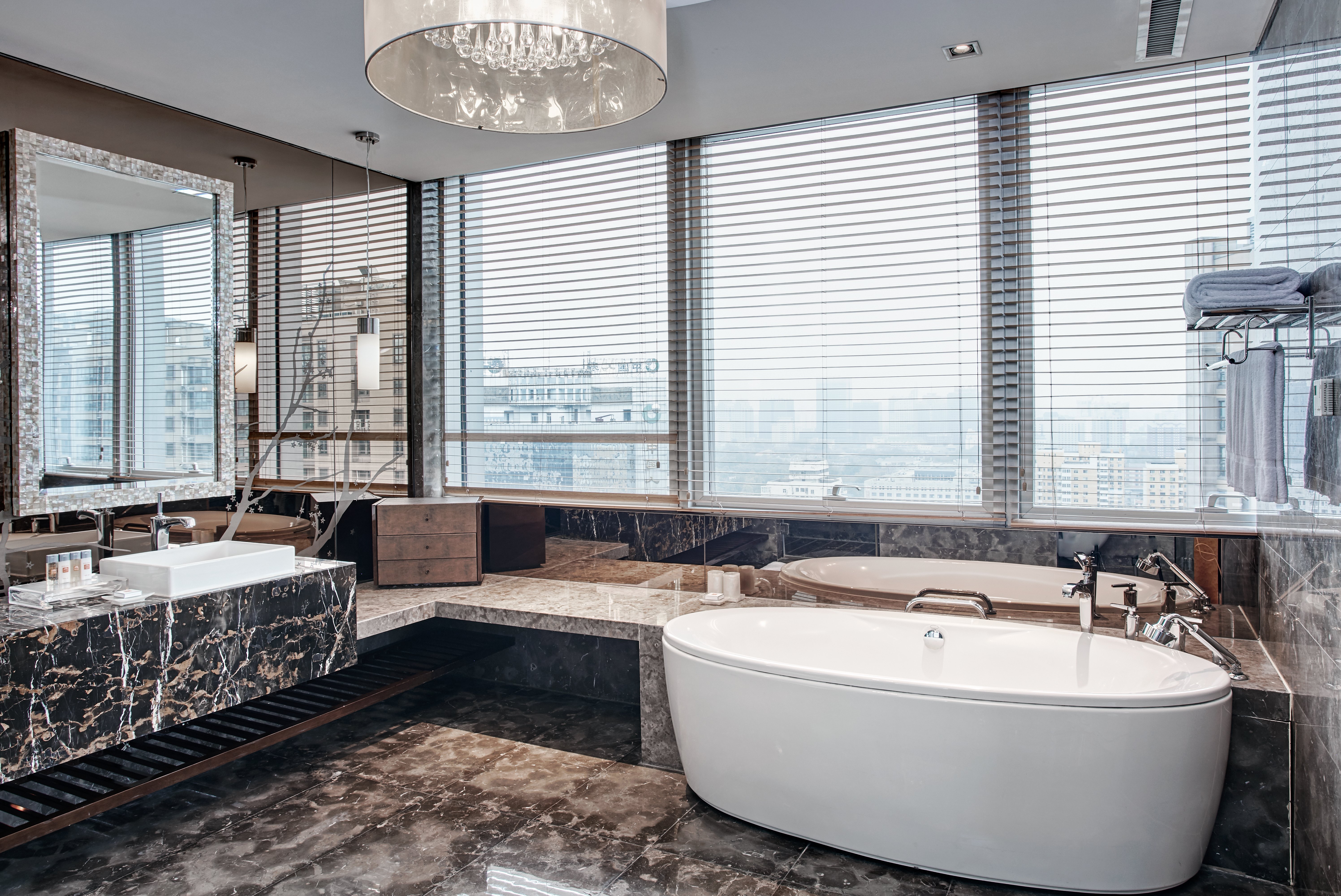 Crowne Plaza Chaoyang U Town 50/50