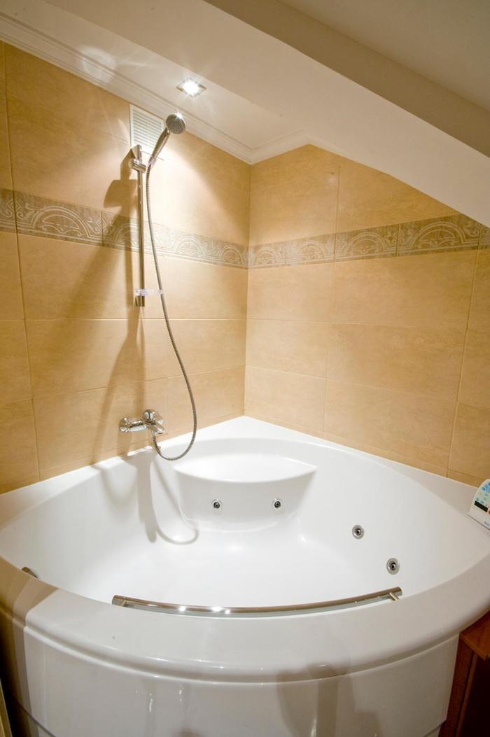 غرفة ديلوكس بسرير مزدوج بإطلالة على البحر، Hotel Palacio De La Magdalena 2/3