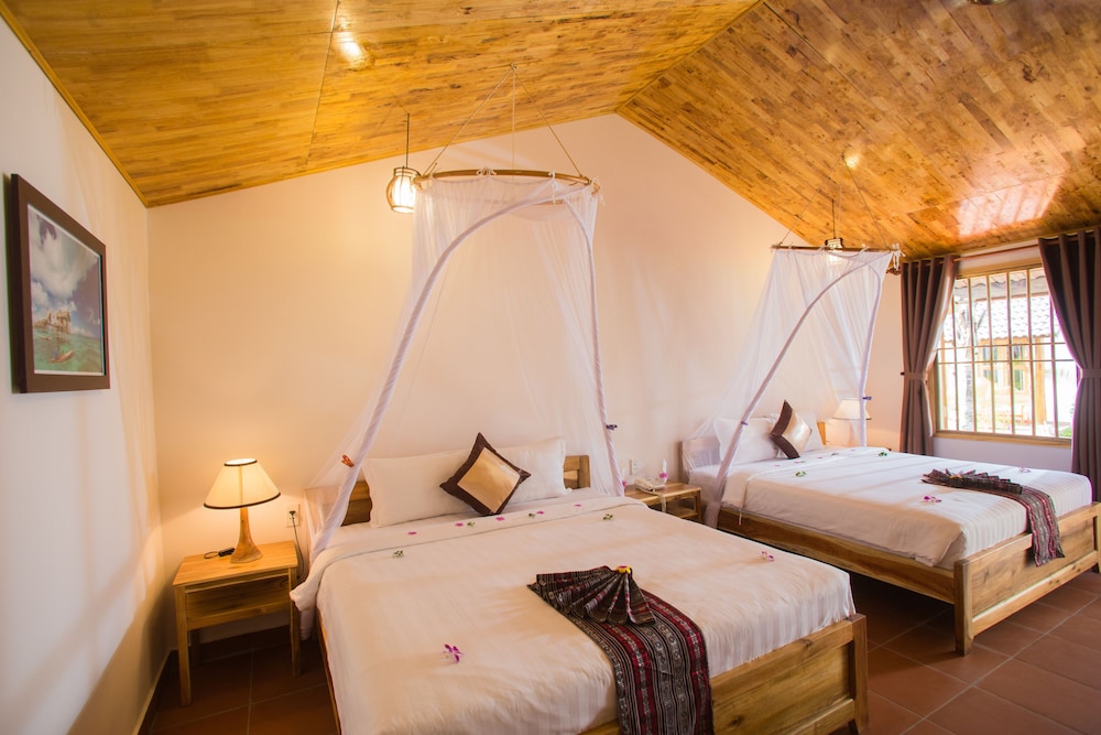 La Mer Resort 32/66