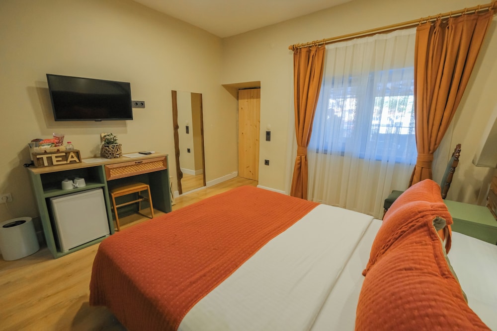 Frau Guler Boutique Hotel 12/50