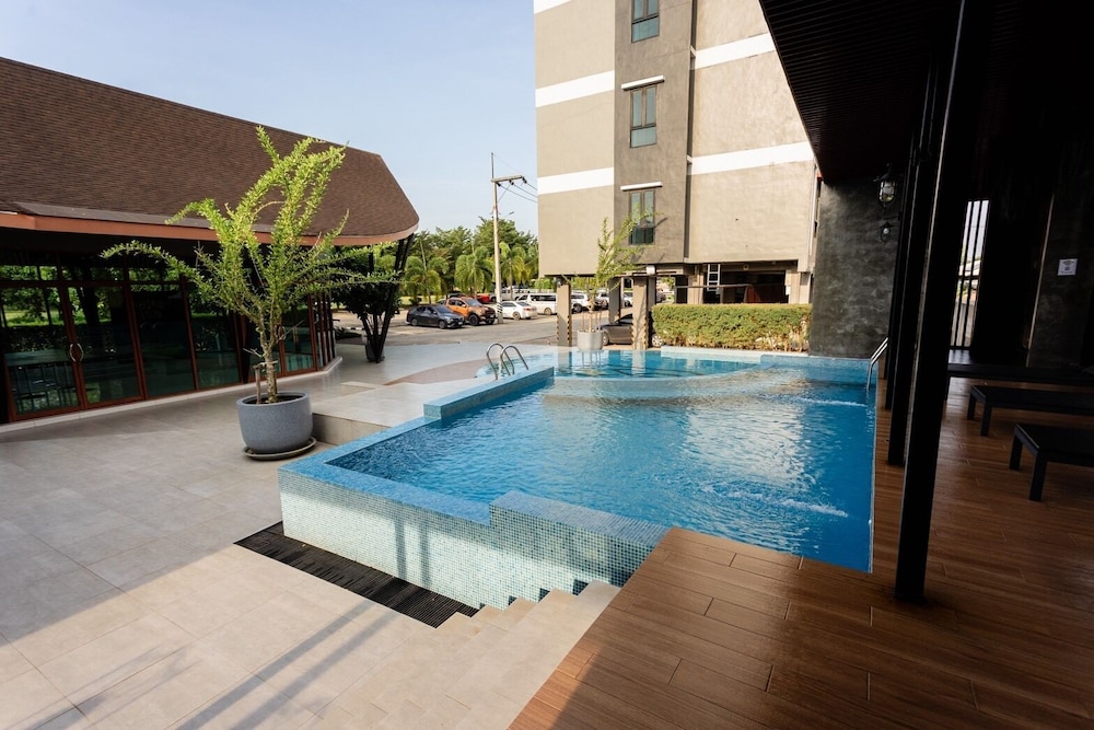 Ps Sriphu Hotel 65/68