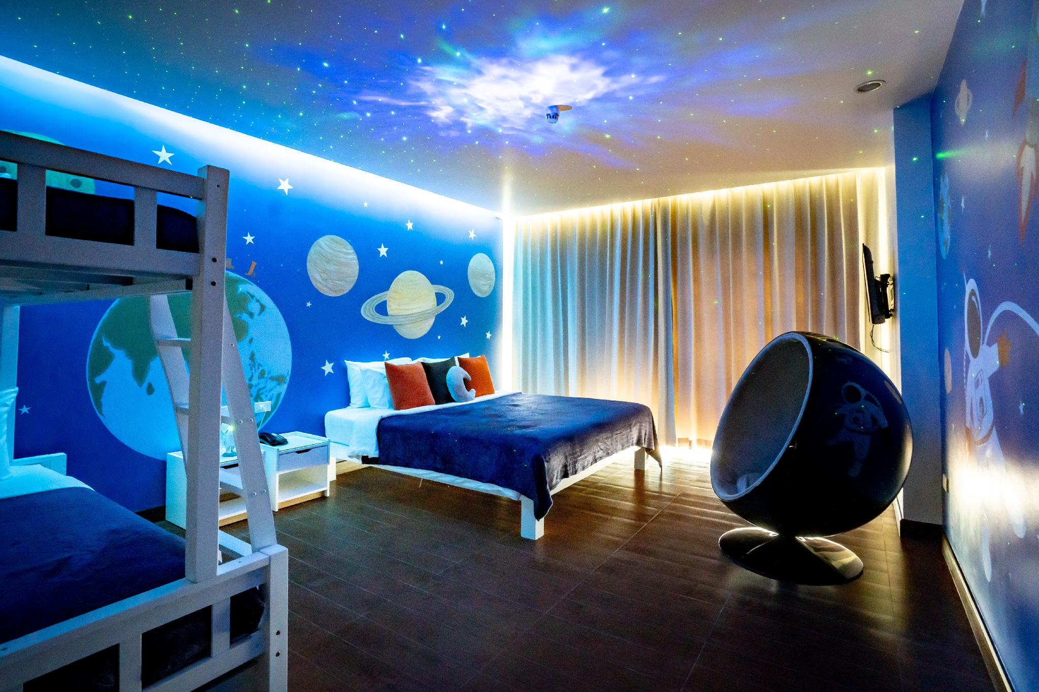 Space, Deluxe