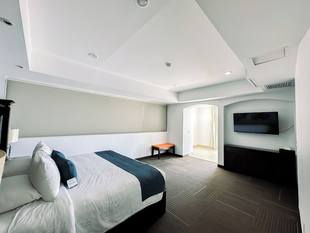 Hotel Stadium 10/50