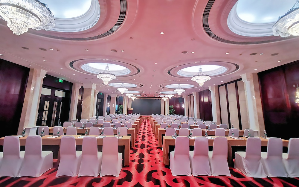 Royal Grace Hotel 36/49