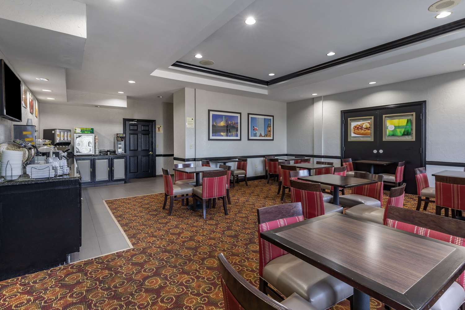 Quality Inn & Suites I-35 E-Walnut Hill 38/41