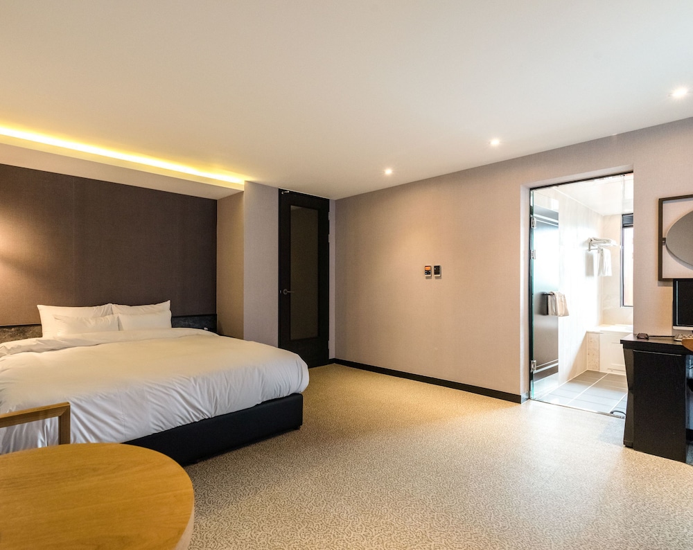 Hotel Marcher 25/76