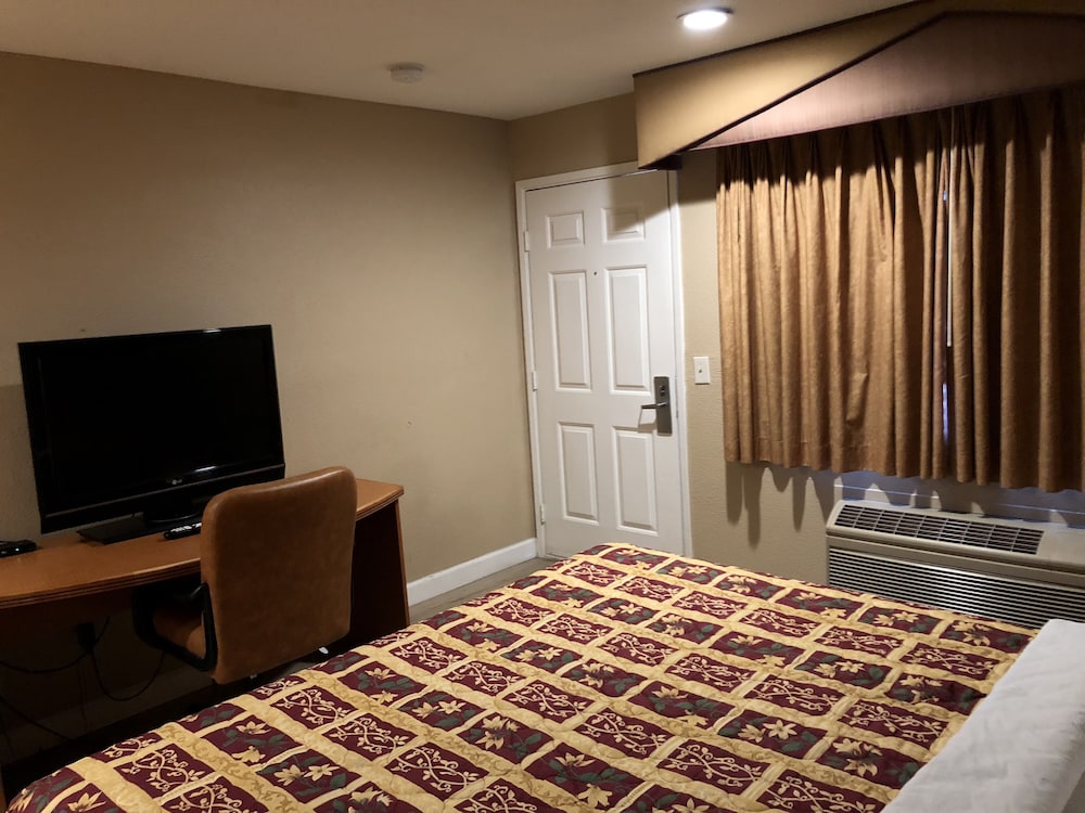 Valley Inn 13/44