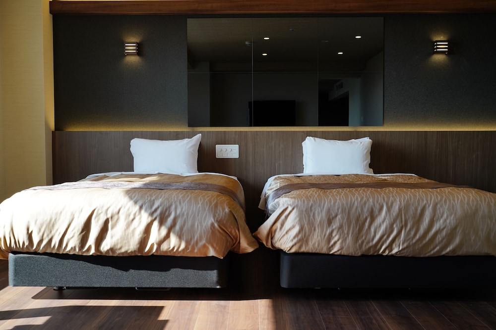 WESTERN, SUITE, OUTDOOR BATH
