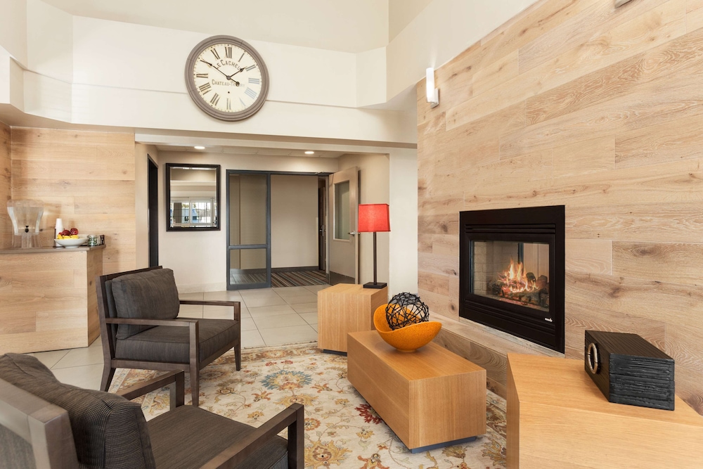 Country Inn & Suites By Radisson, Eagan, MN 20/35