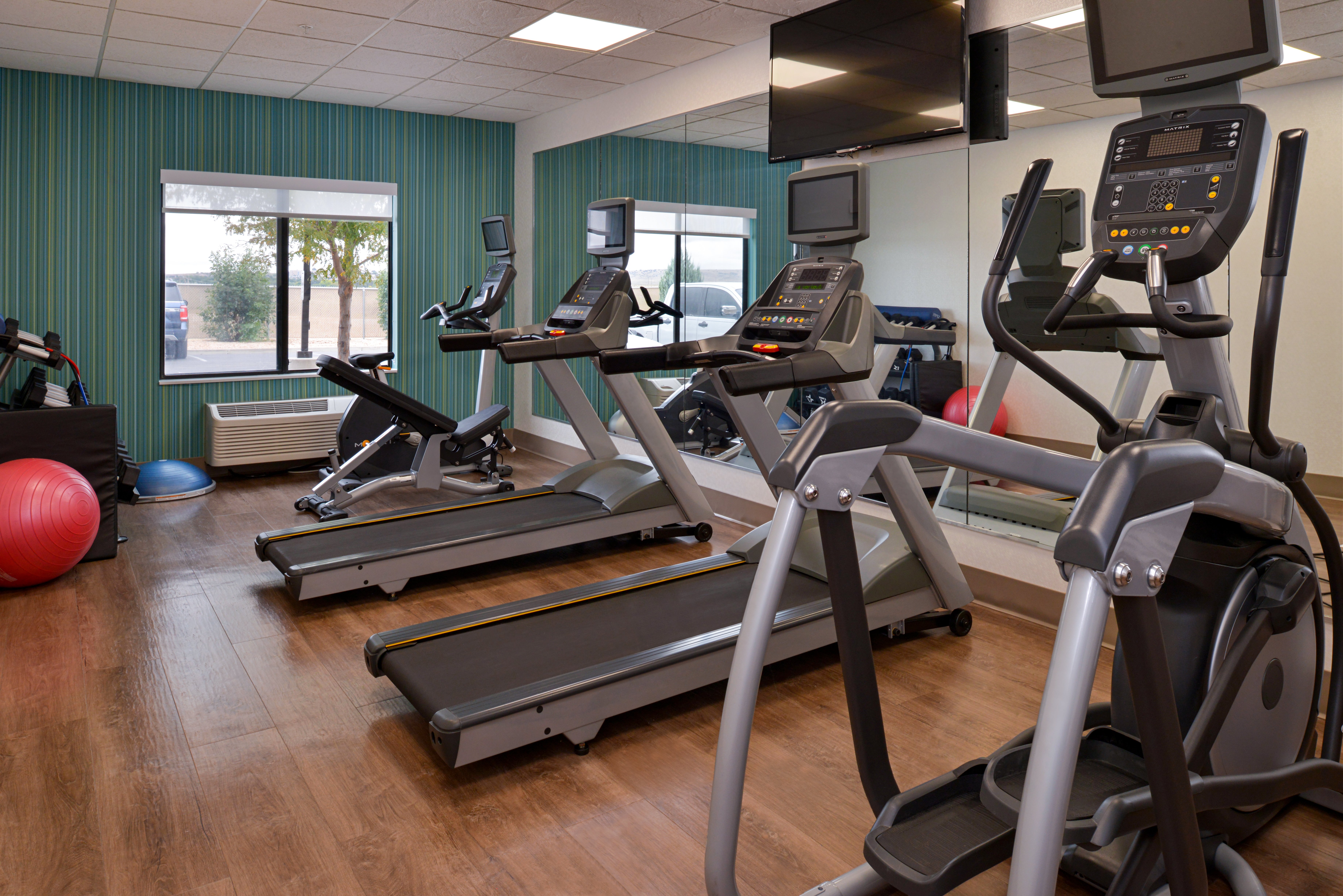 Holiday Inn Express Hotel And Suites Pueblo North 38/57