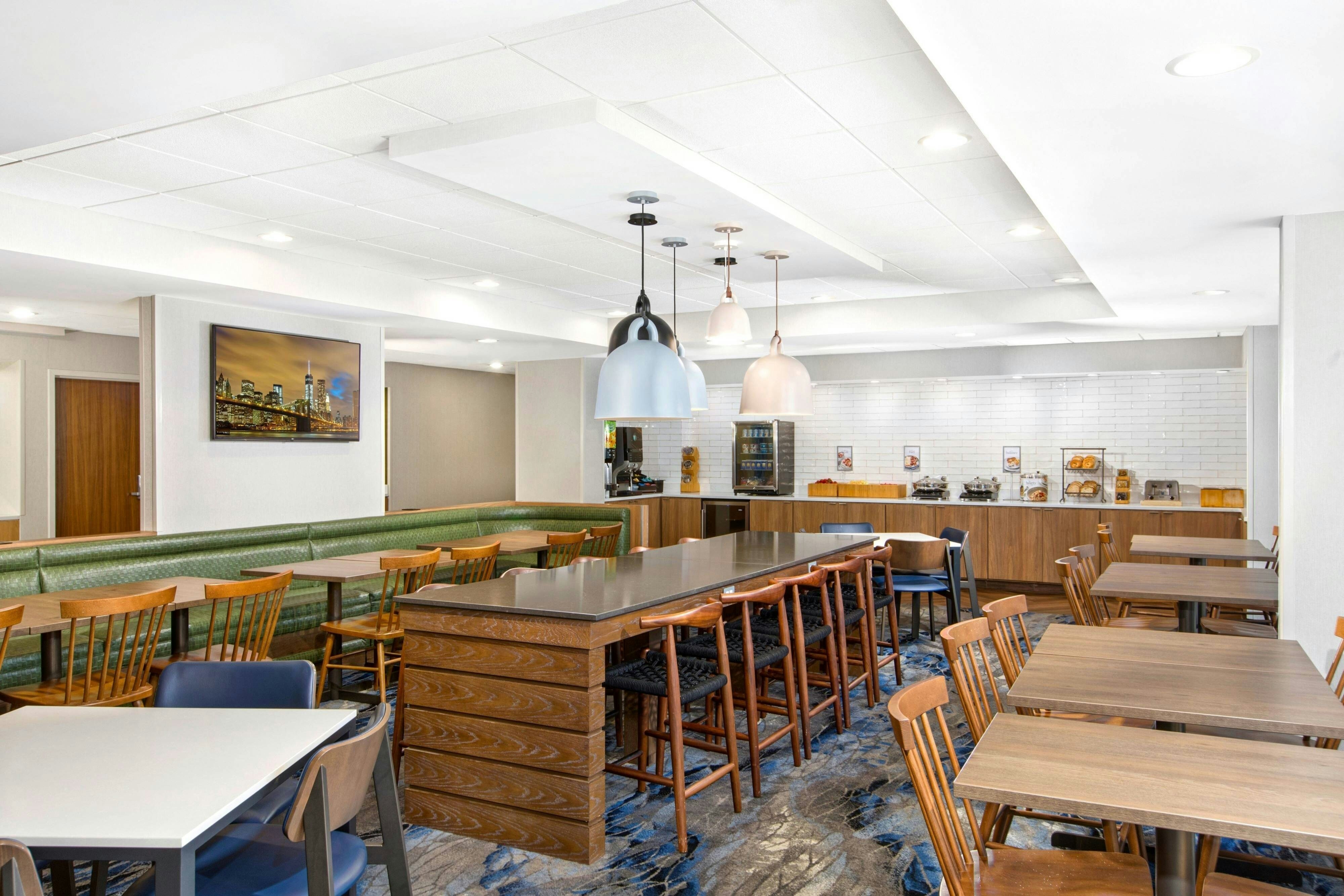 Fairfield Inn Evansville East 31/40