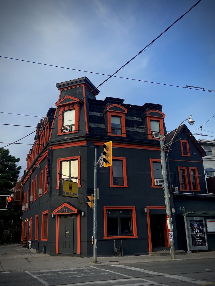 Royal Oak Inn 2/63