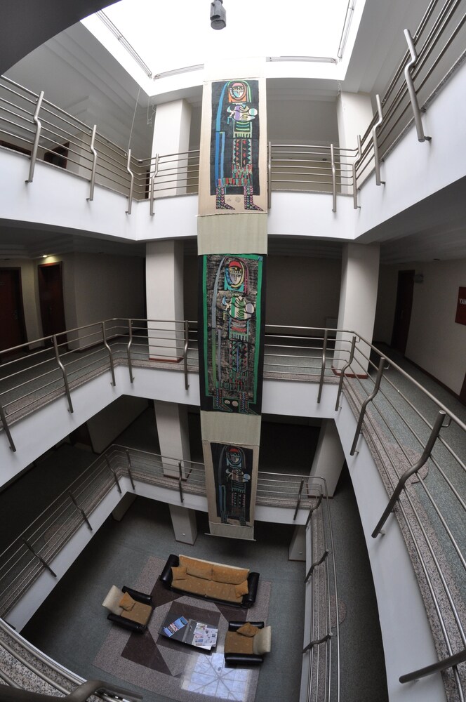 Canak Hotel 35/61