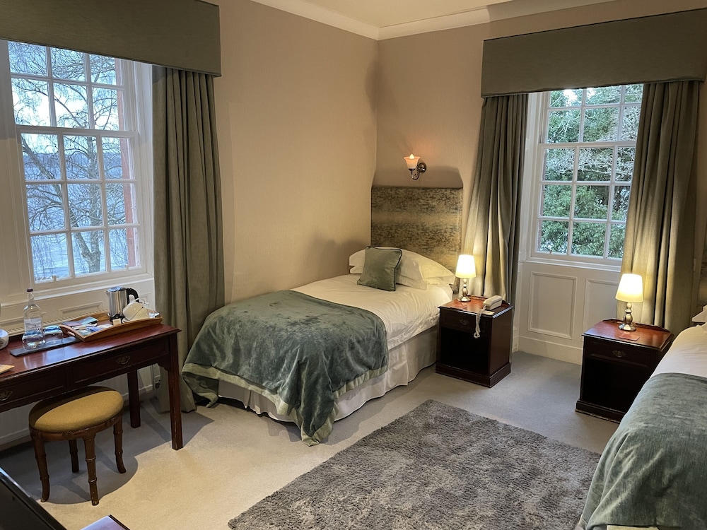 BUNCHREW HOUSE HOTEL 4/30