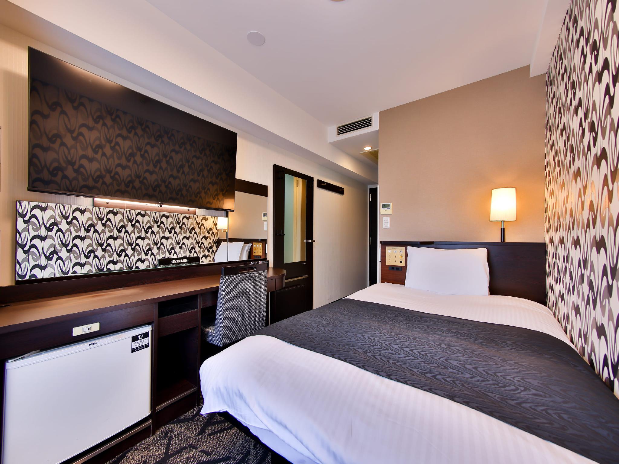 Room, Single