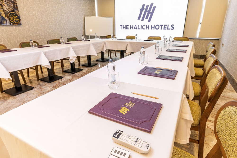 Csk The Halich Port Istanbul 56/63