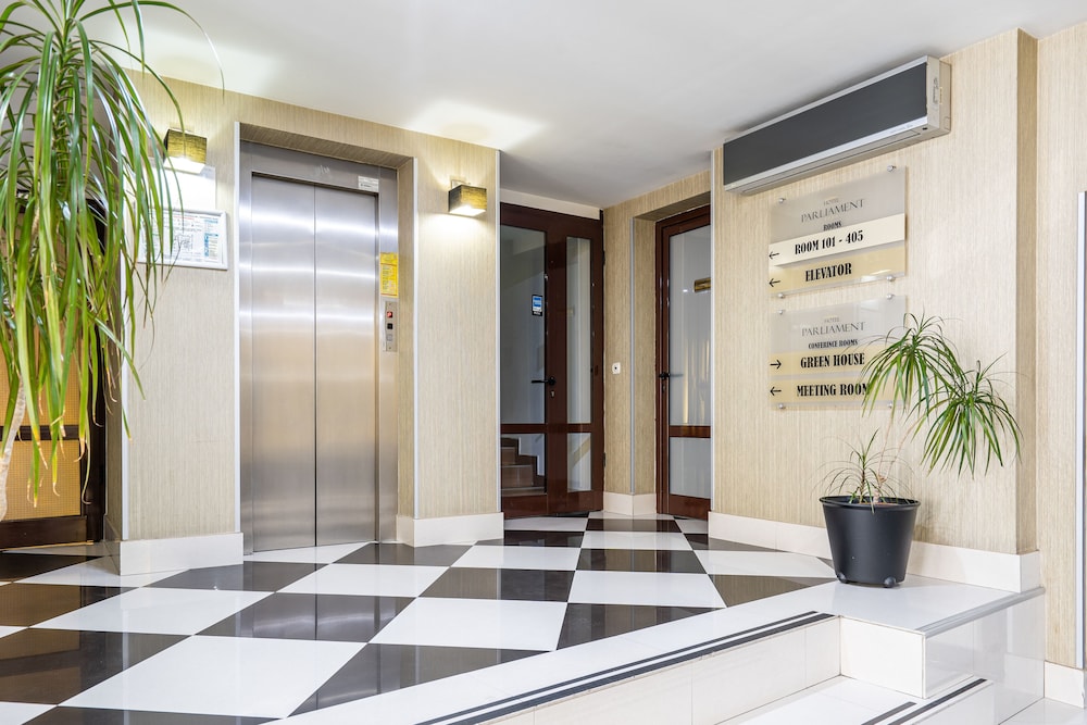Parliament Hotel 7/56