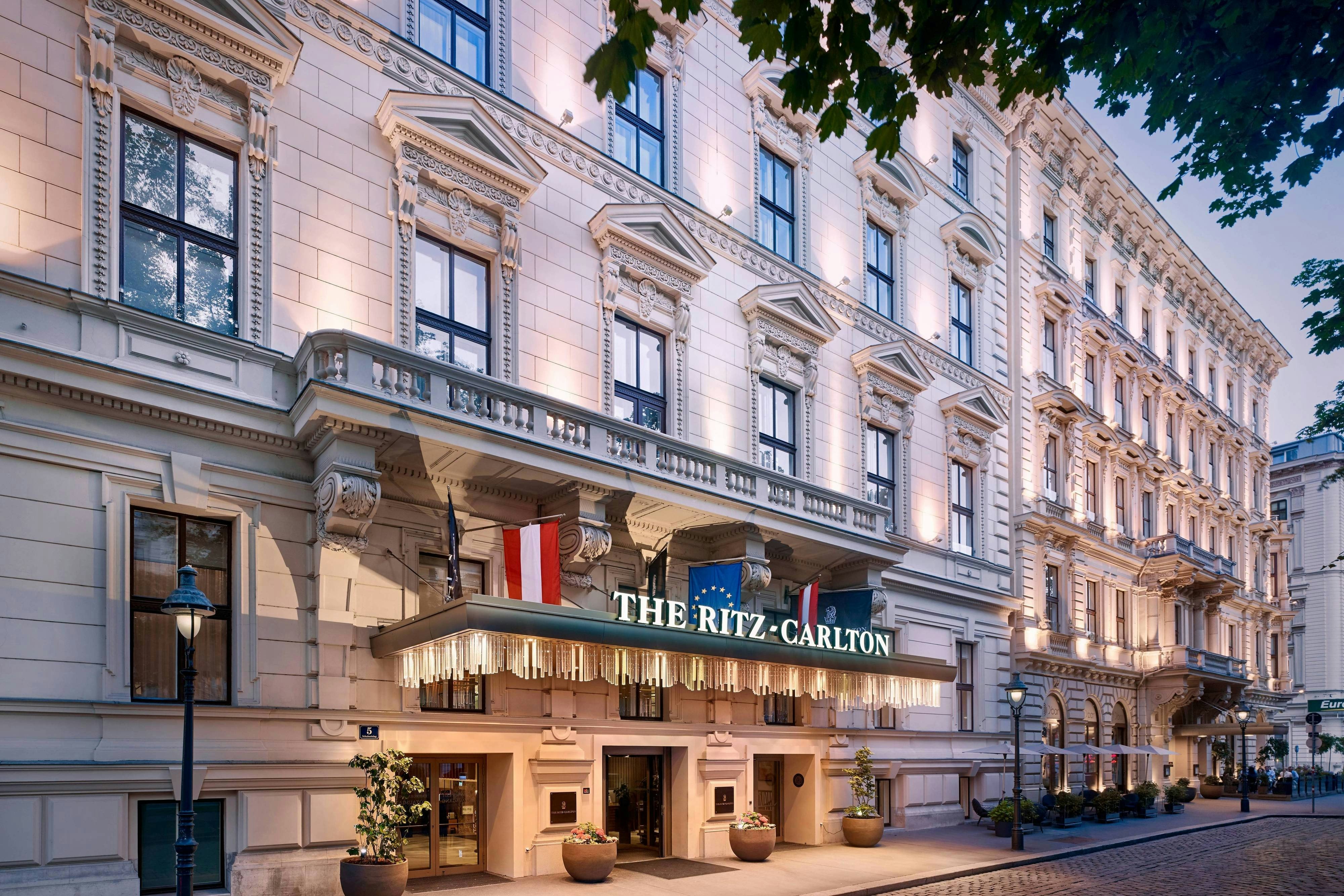The Ritz Carlton Vienna 54/58