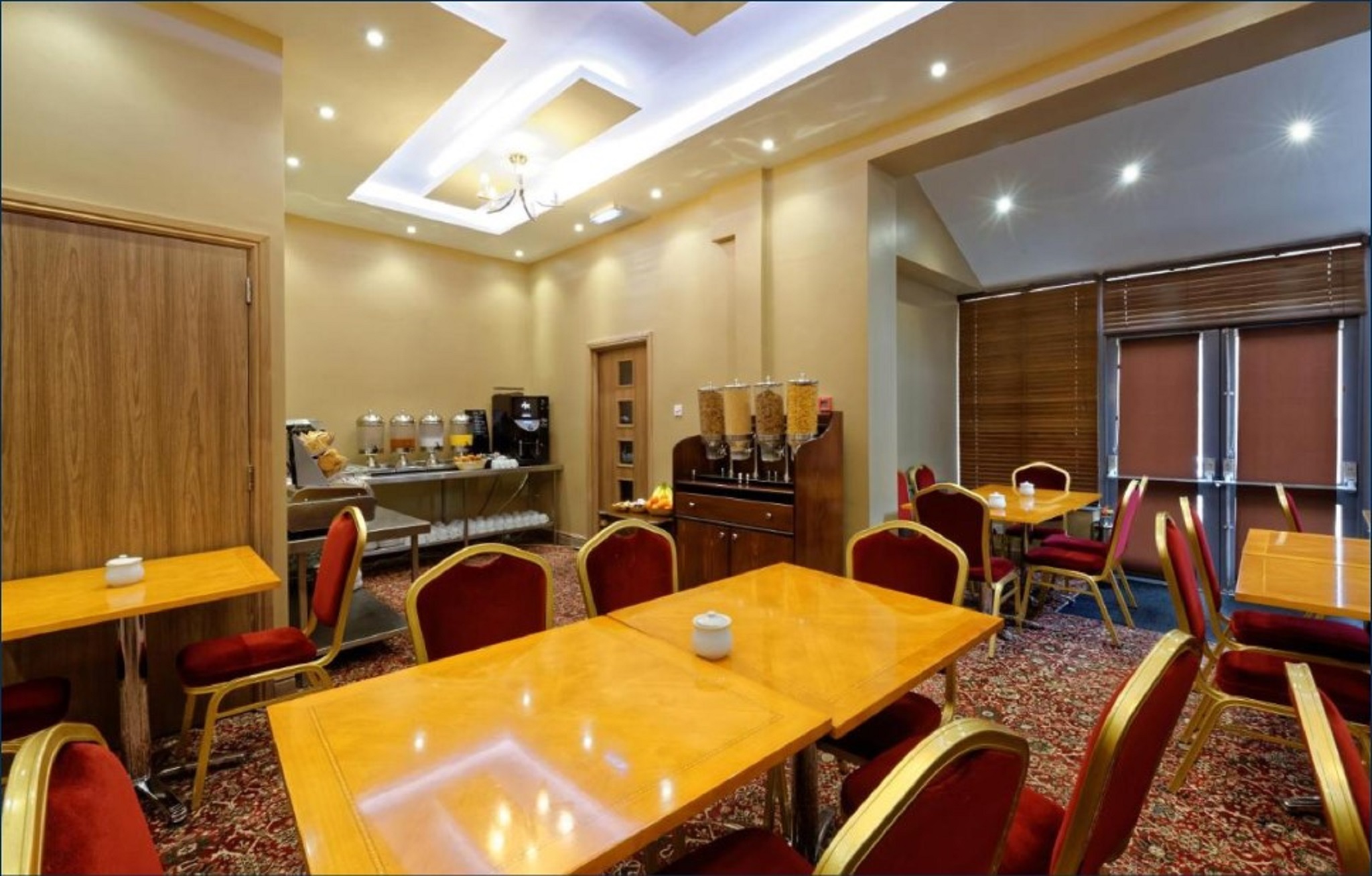 Hotel Grainger 12/16