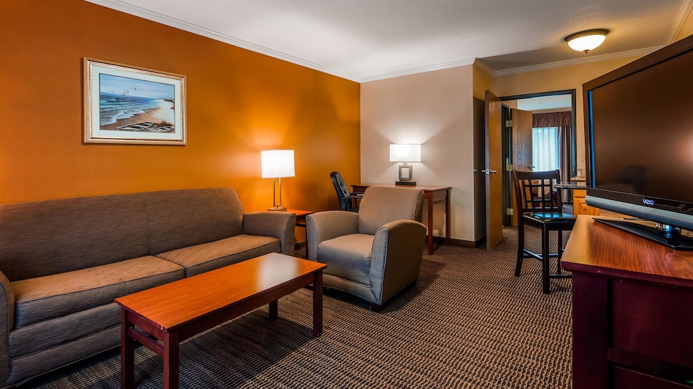 Best Western Plus Landmark Inn 22/34