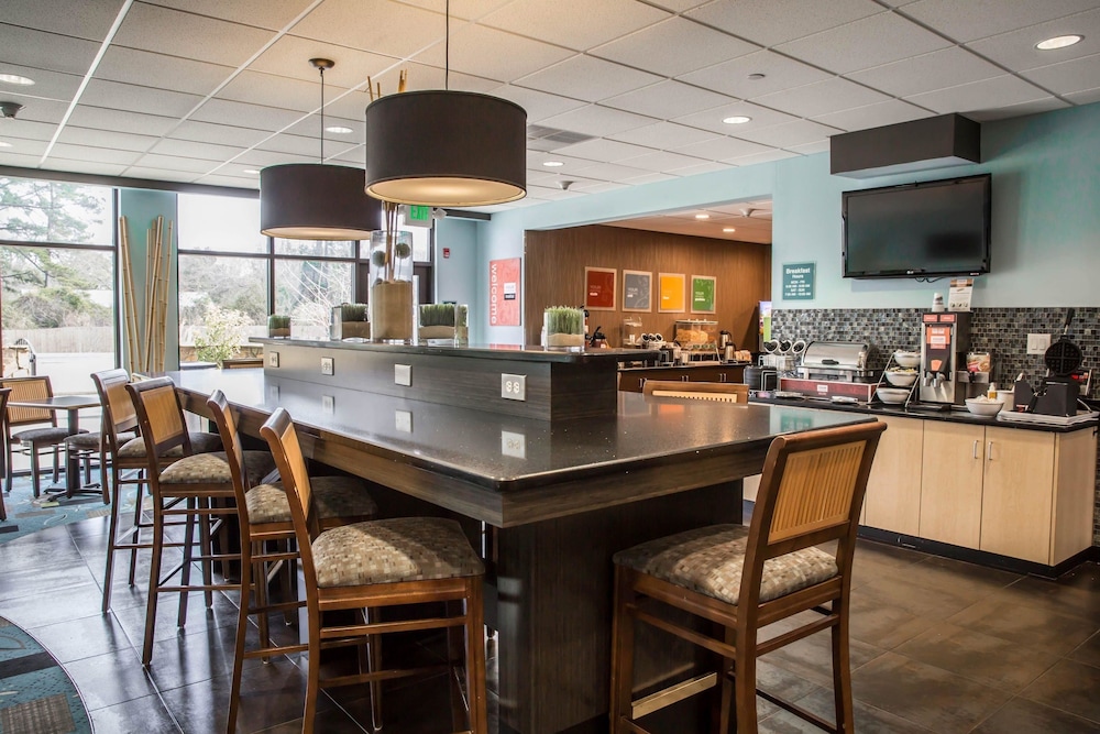Comfort Suites New Bern near Cherry Point 47/65
