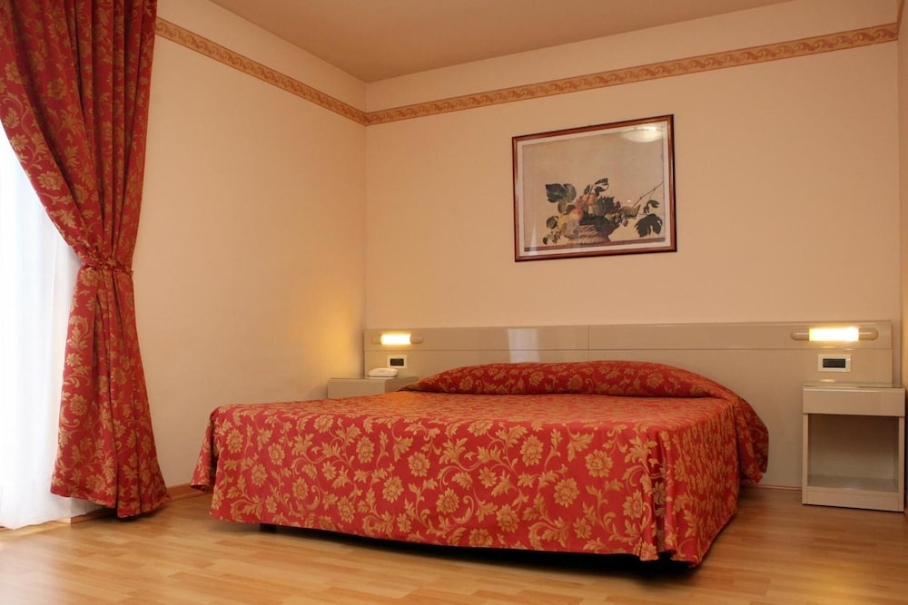 Hotel Excelsior 8/38