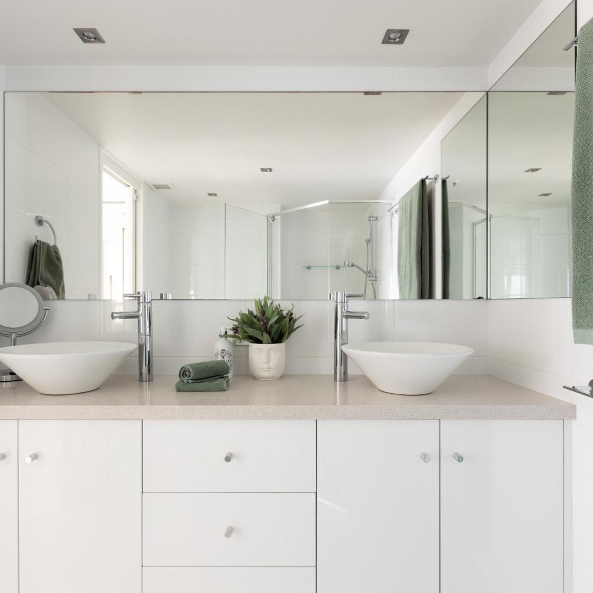 شقة سيغنتشر بإطلالة على البحر بغرفتي نوم، De Ville Apartments 6/8