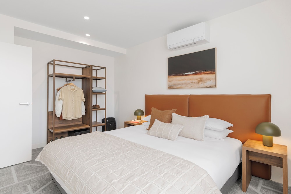 2 BEDROOMS, CONNECTING, APARTMENT
