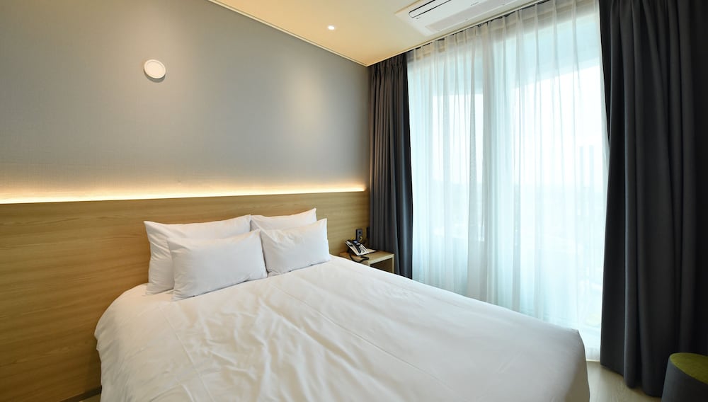 Ocean Soleview Hotel 30/57