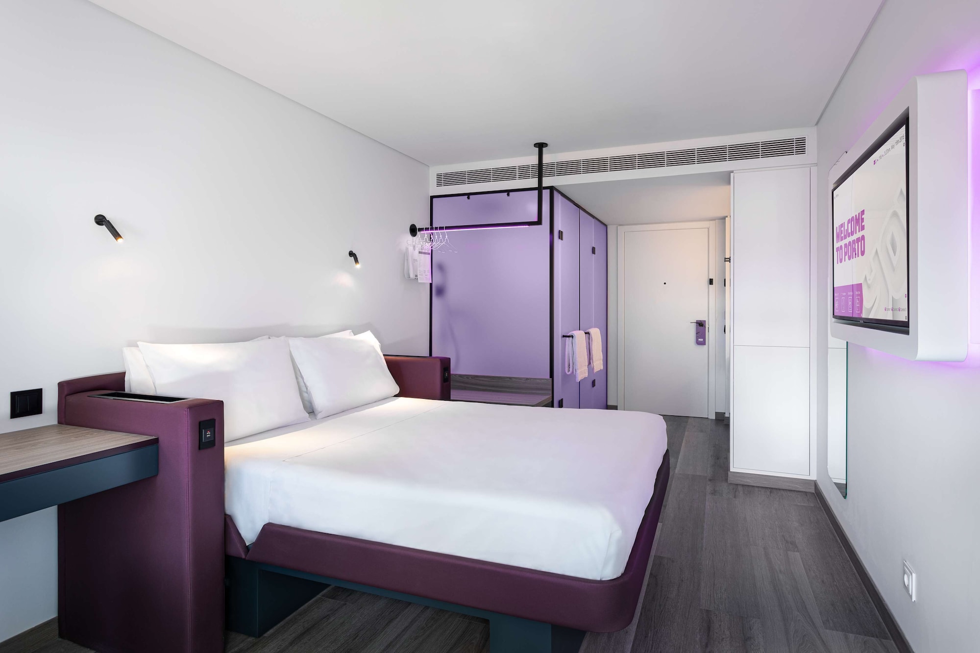 PREMIUM, QUEEN BED