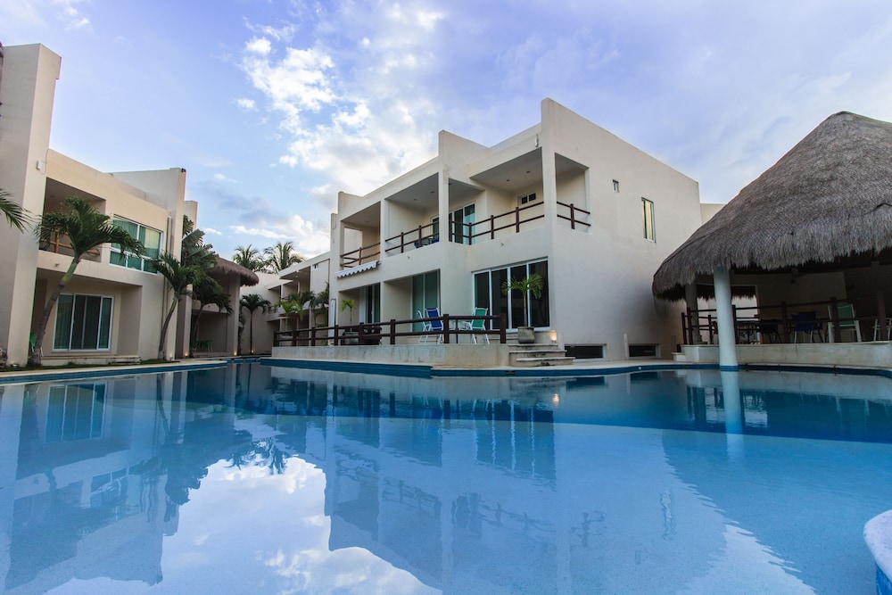 Coral Maya Stay Suites 5/50